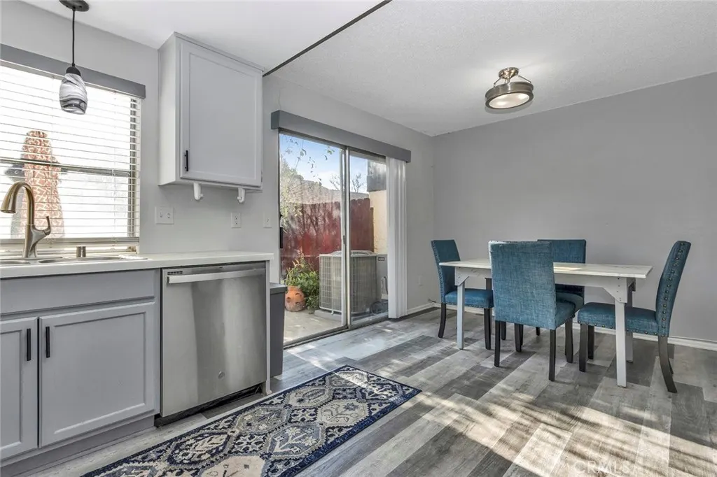 1255 Bonnie Glen Lane