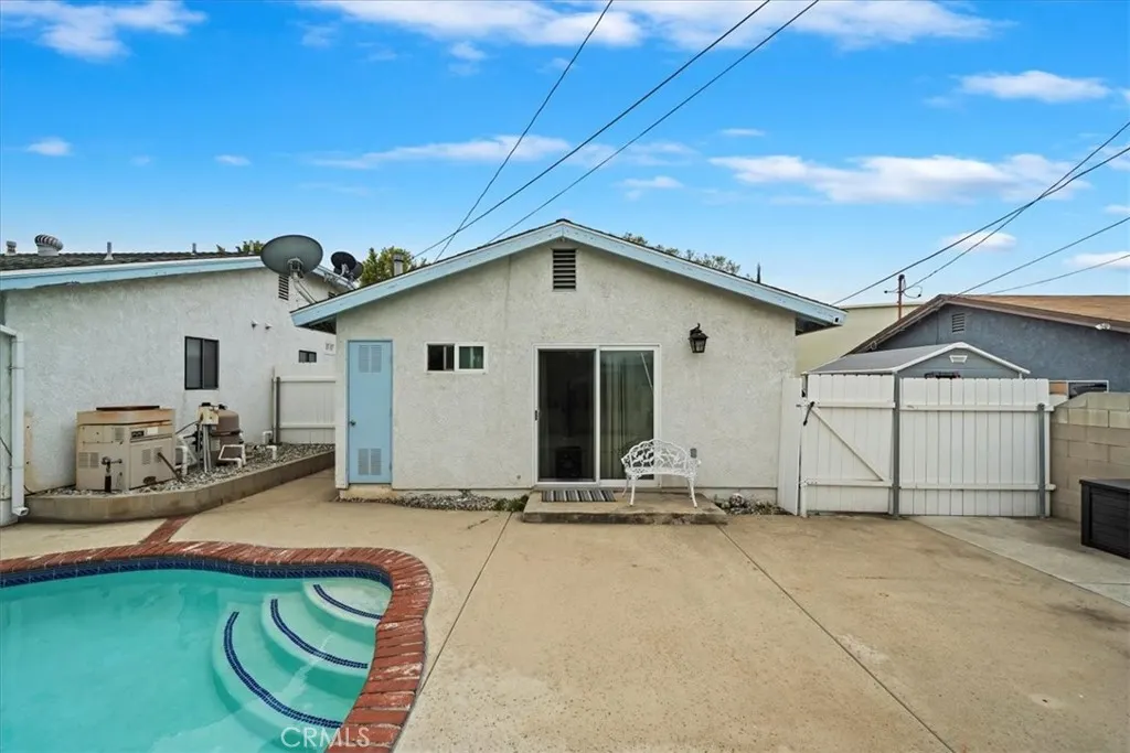 4423 N Sunflower Avenue