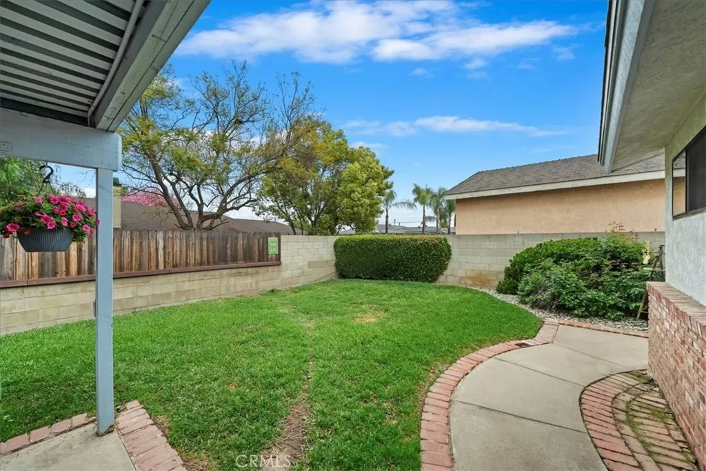 4423 N Sunflower Avenue