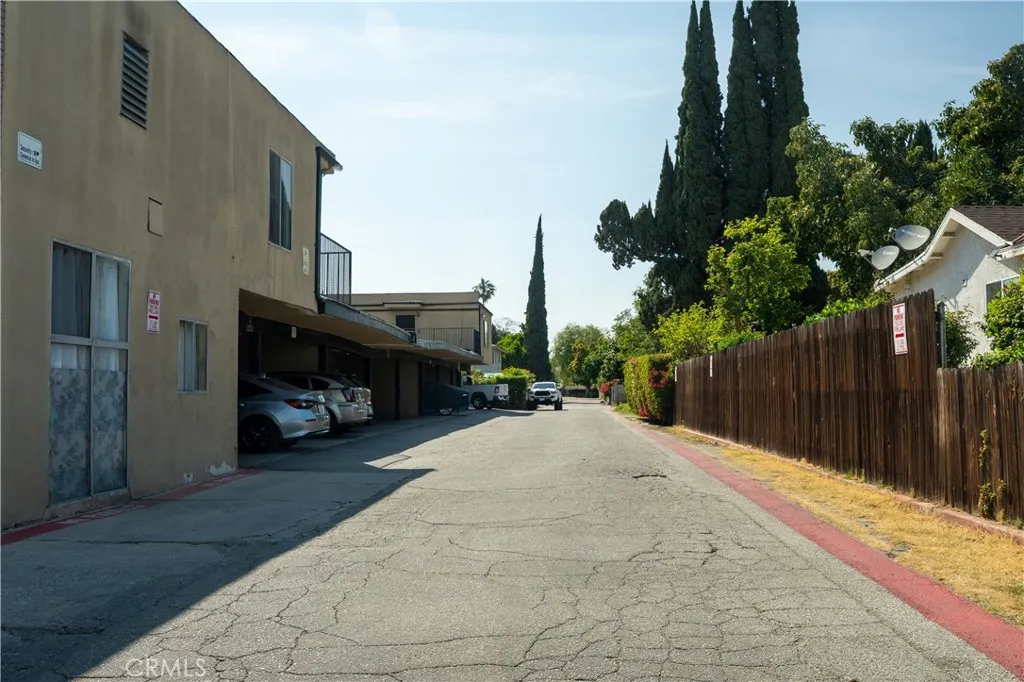 9925 Woodrich Lane