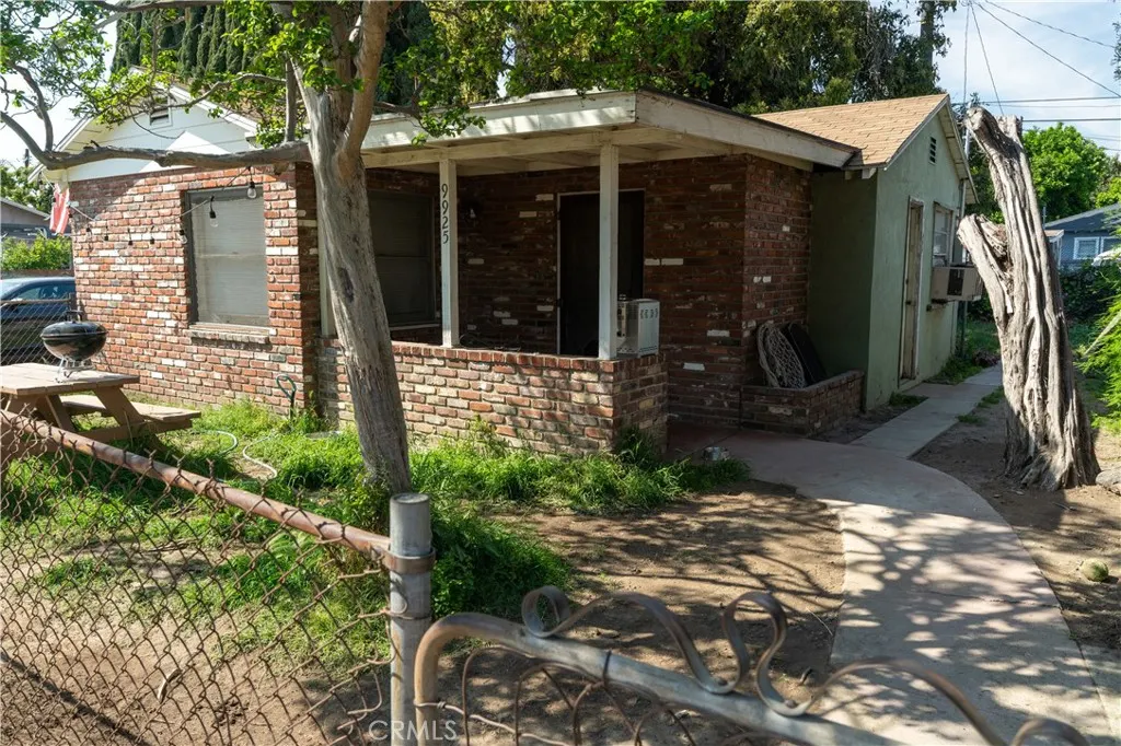 9925 Woodrich Lane