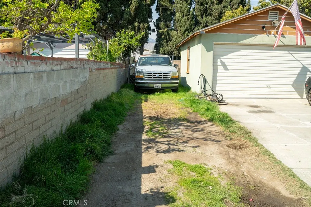 9925 Woodrich Lane