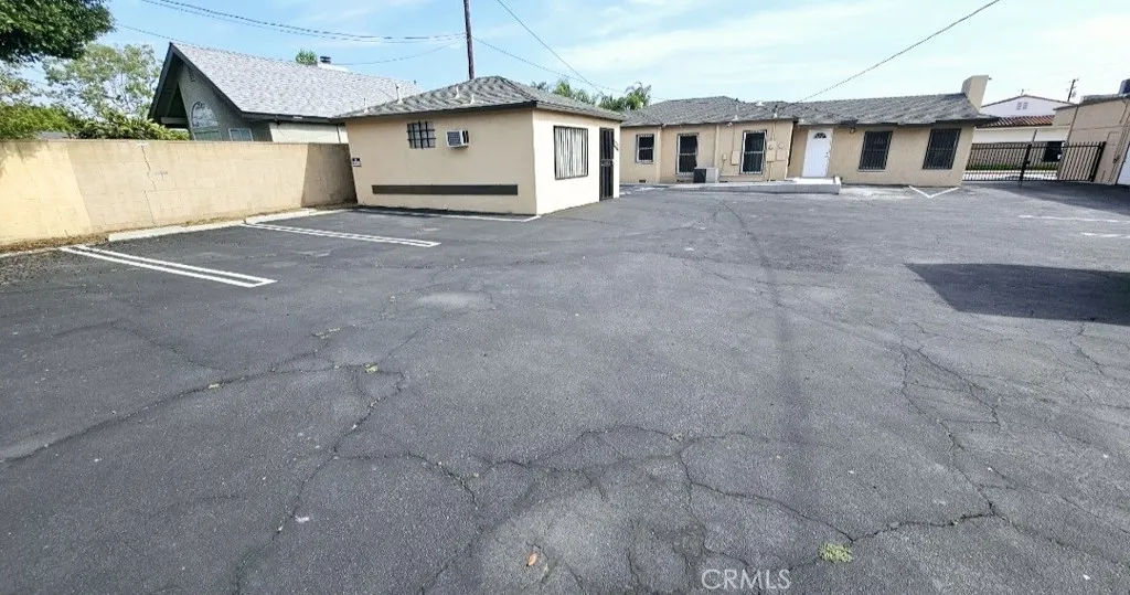 610 N Azusa Avenue