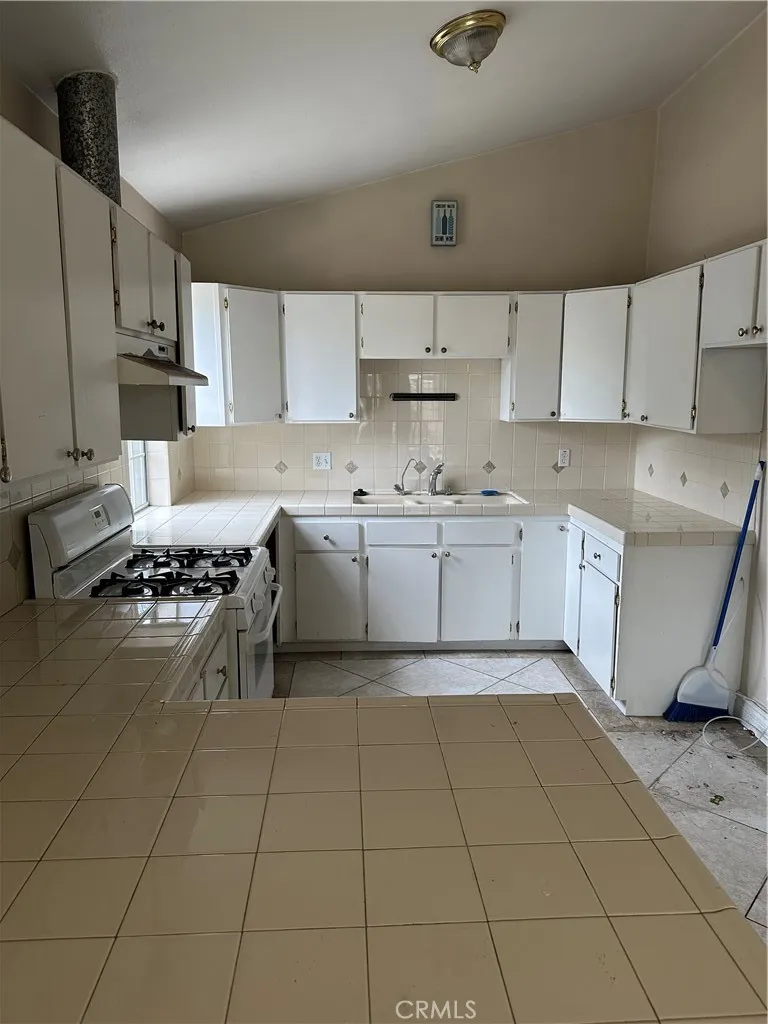 1940 E Walnut Creek