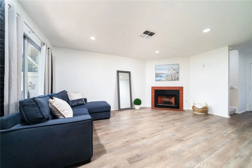 1507 Elkwood