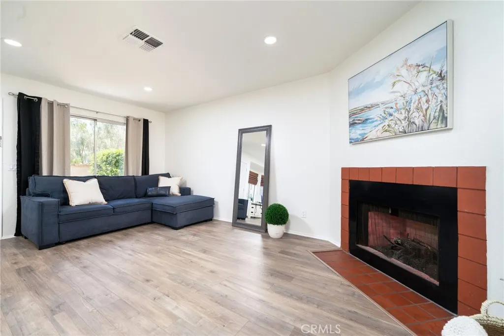 1507 Elkwood
