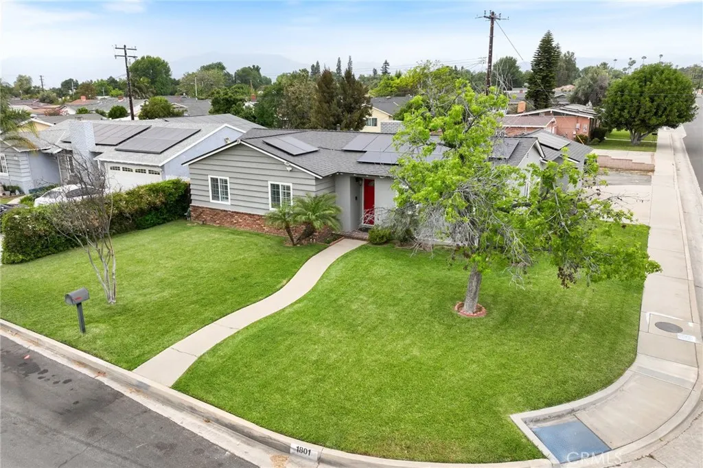1801 W Mossberg Avenue