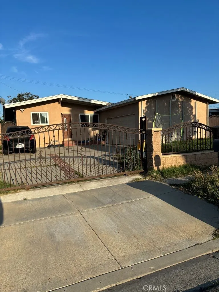 656 Radstock Avenue