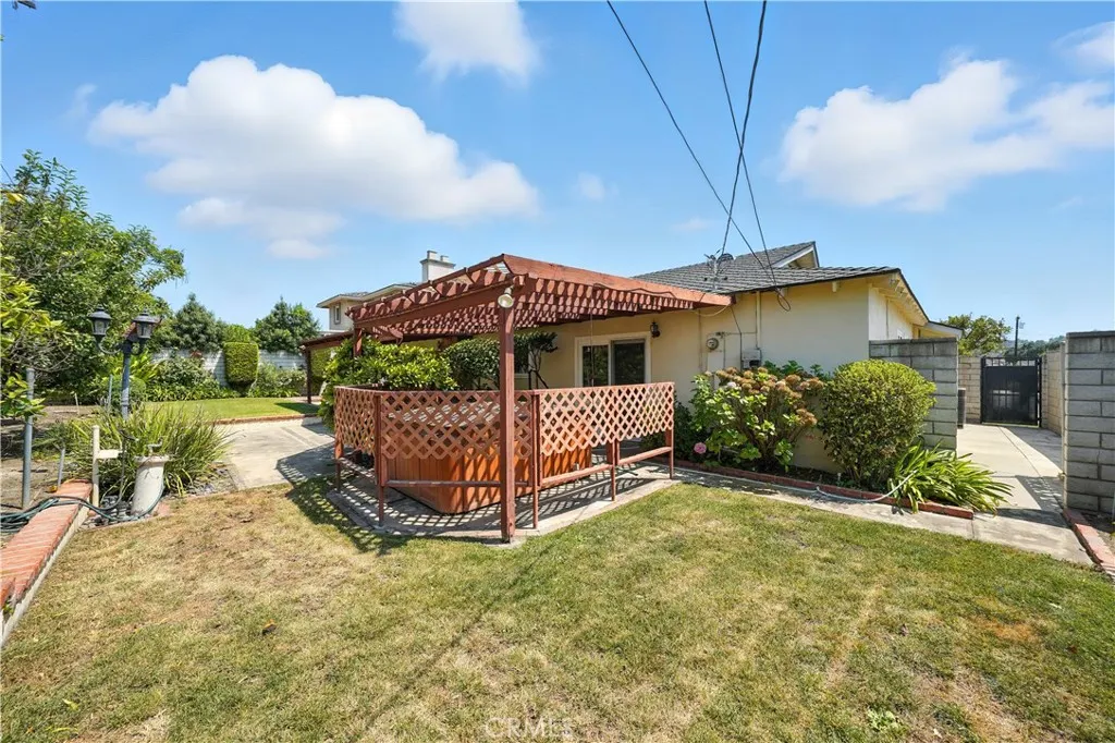 549 E Walnut Avenue