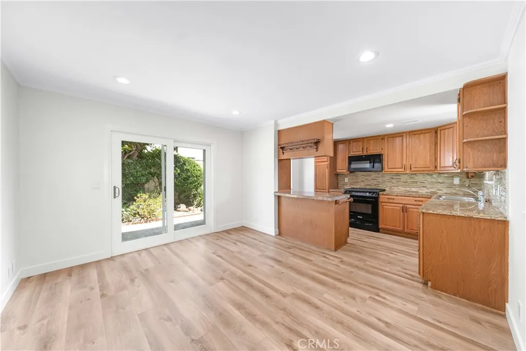 549 E Walnut Avenue