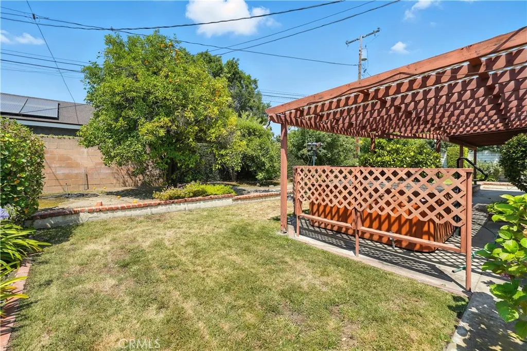 549 E Walnut Avenue
