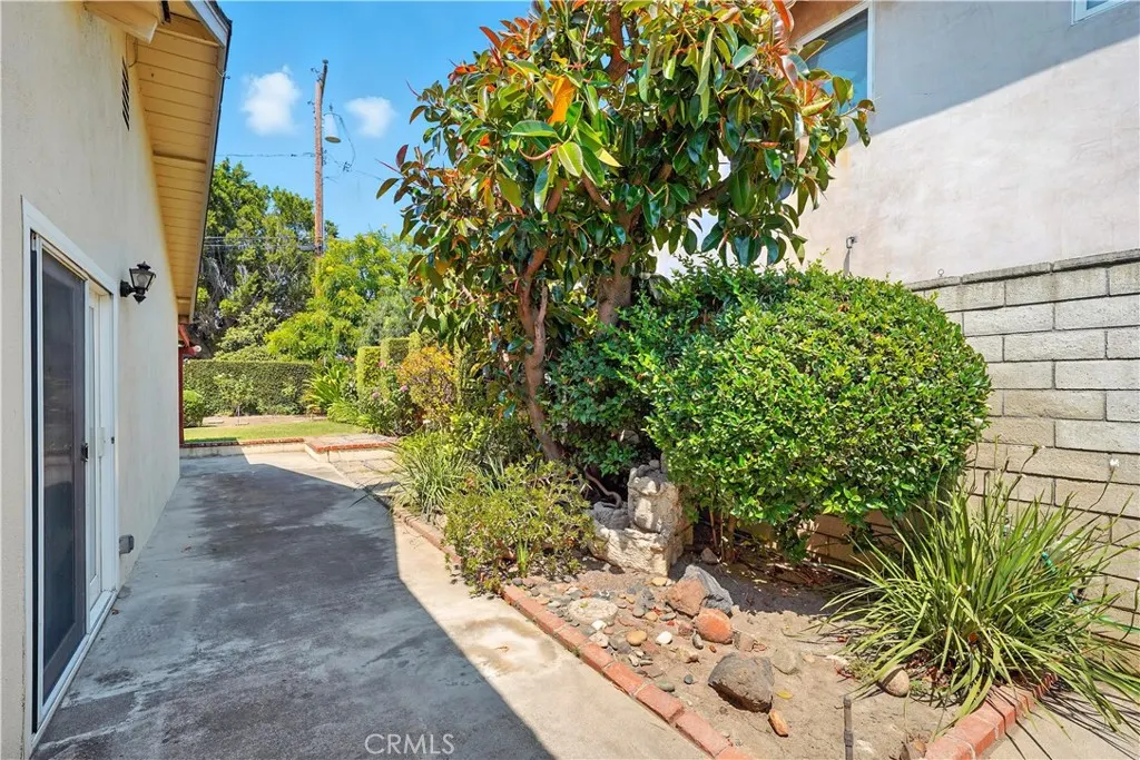 549 E Walnut Avenue