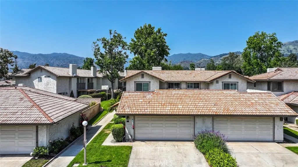 137 Oak Forest Circle