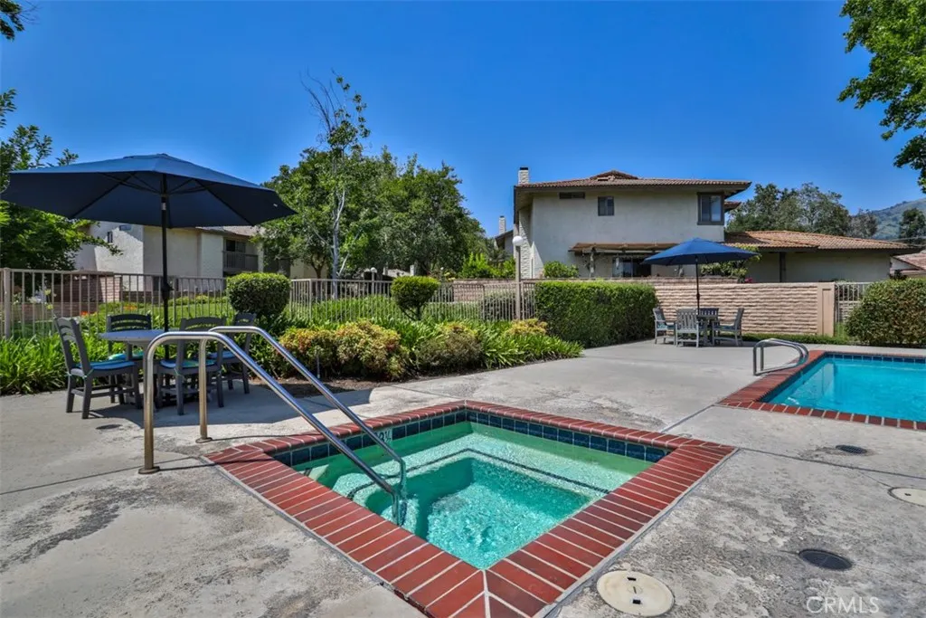 137 Oak Forest Circle