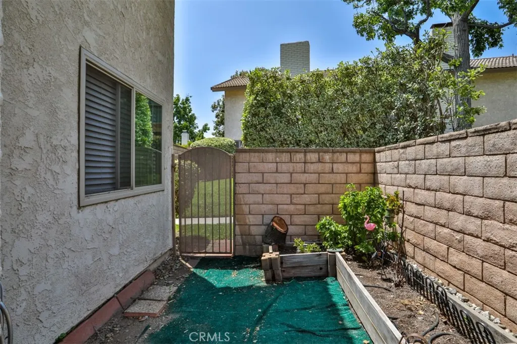 137 Oak Forest Circle