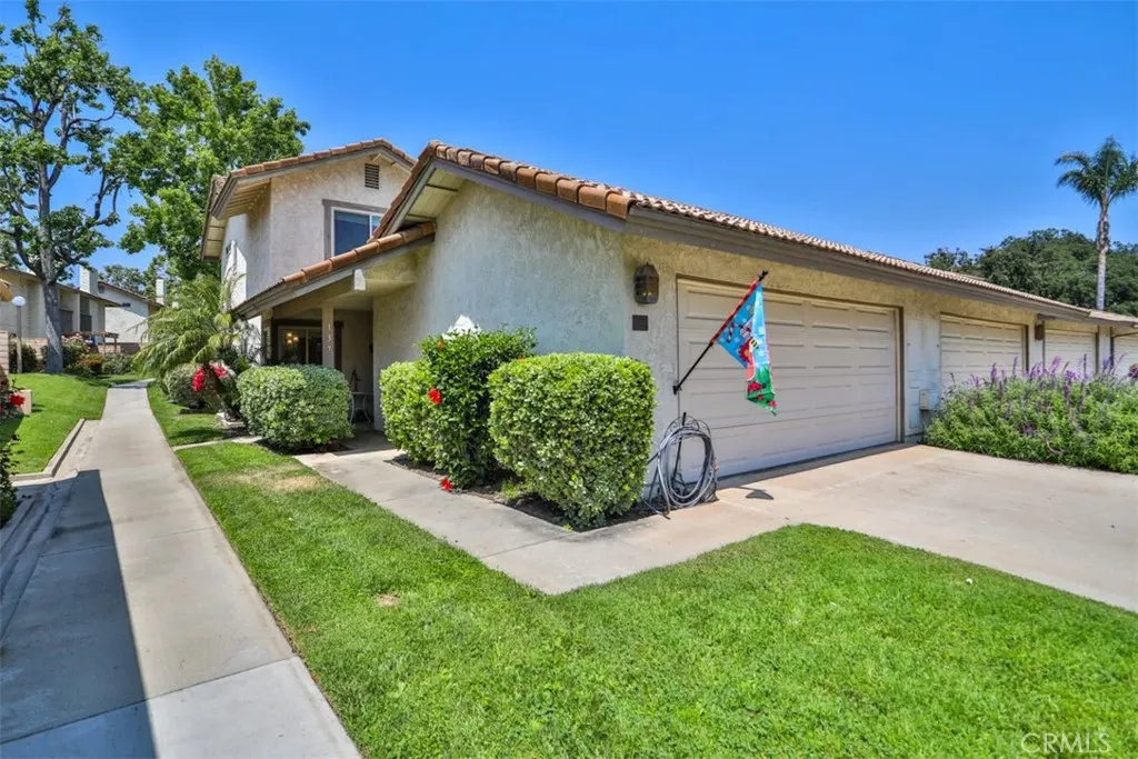 137 Oak Forest Circle