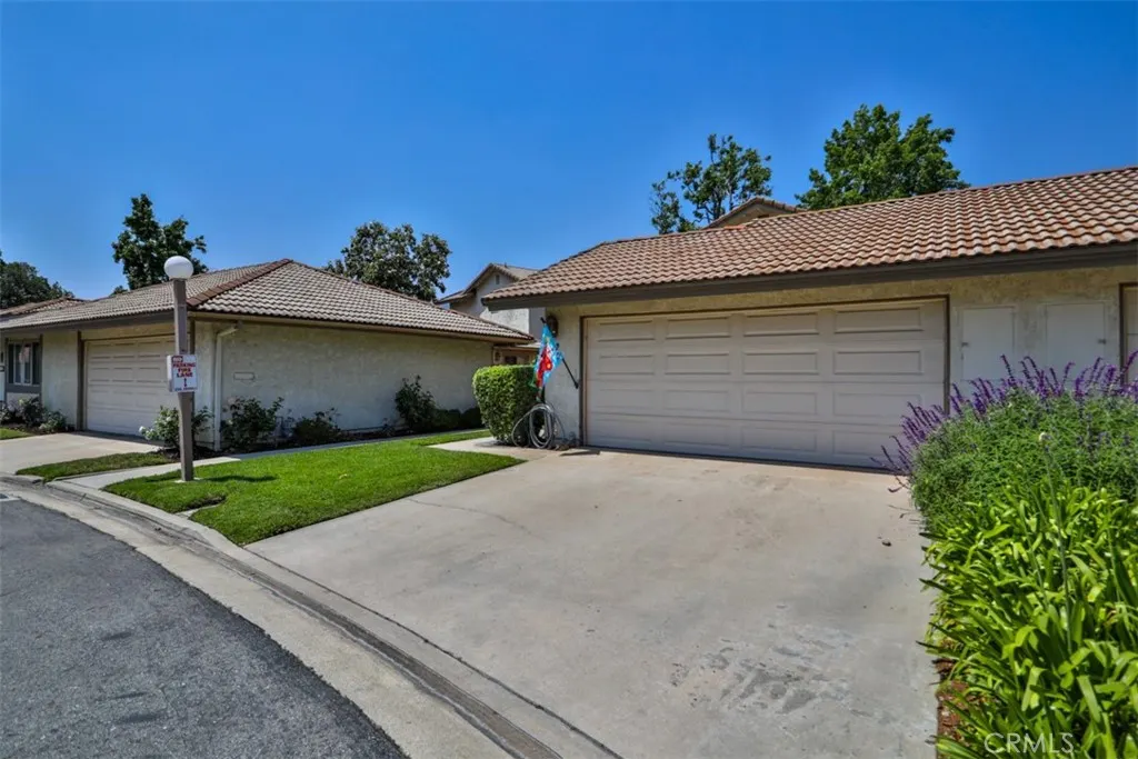 137 Oak Forest Circle
