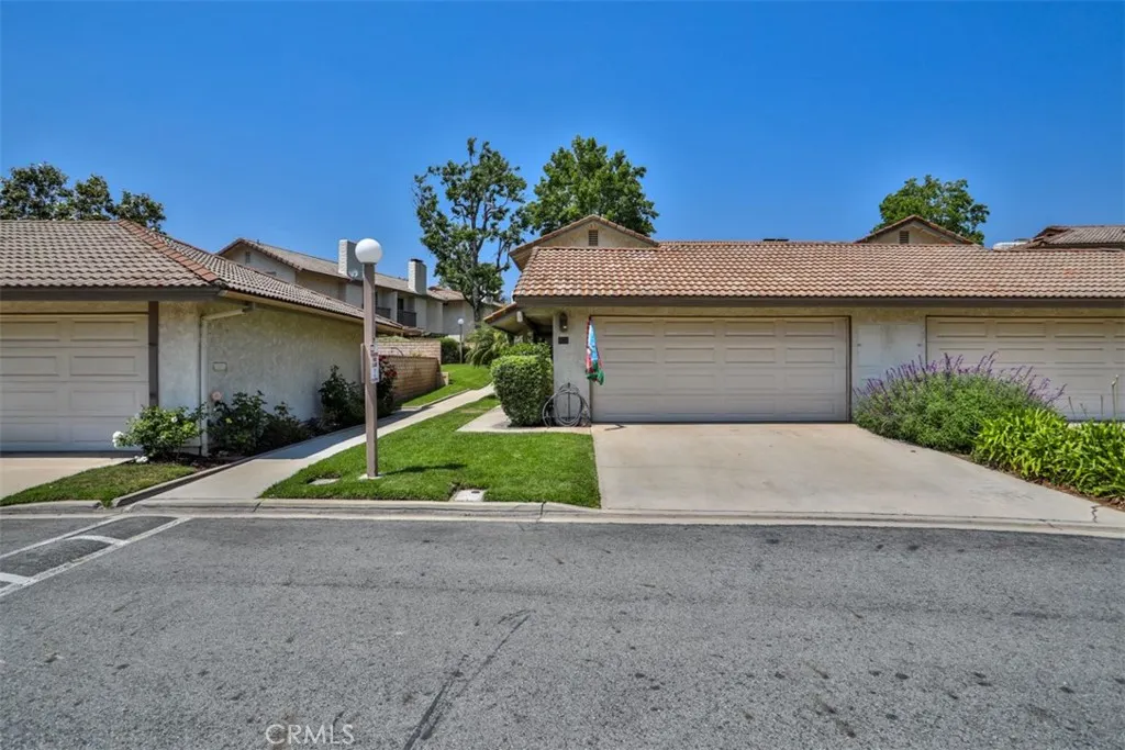 137 Oak Forest Circle