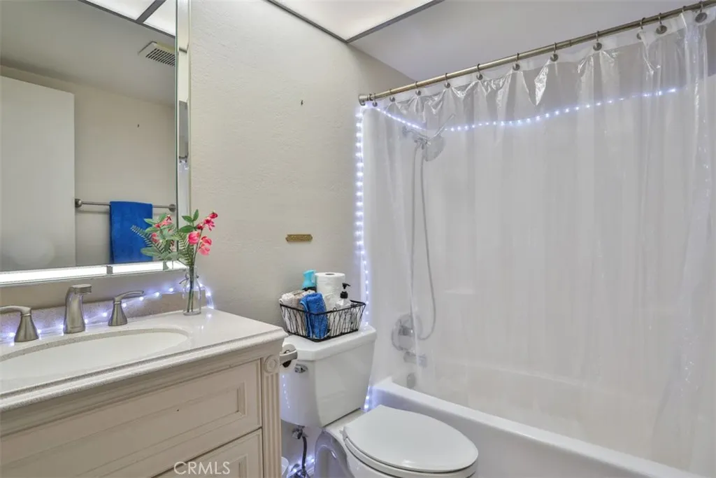 137 Oak Forest Circle