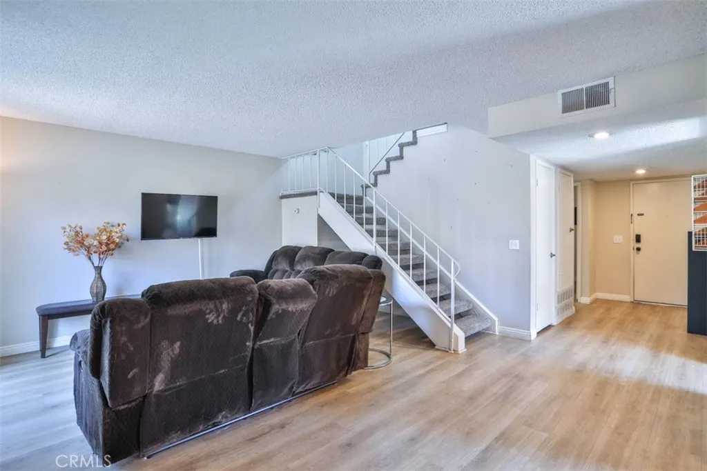 137 Oak Forest Circle