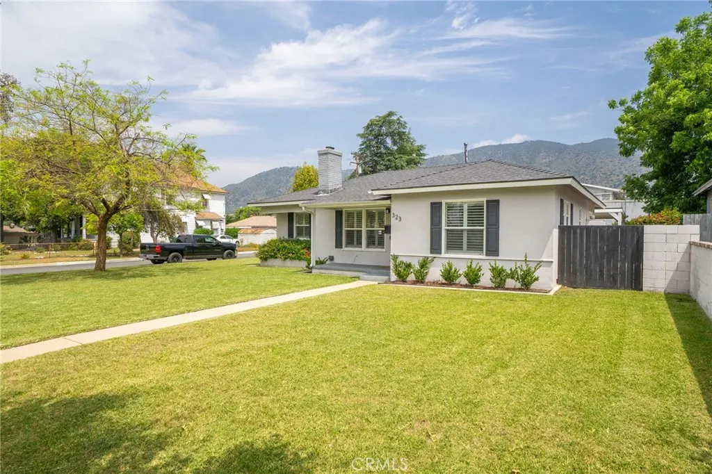 323 W Bennett Avenue