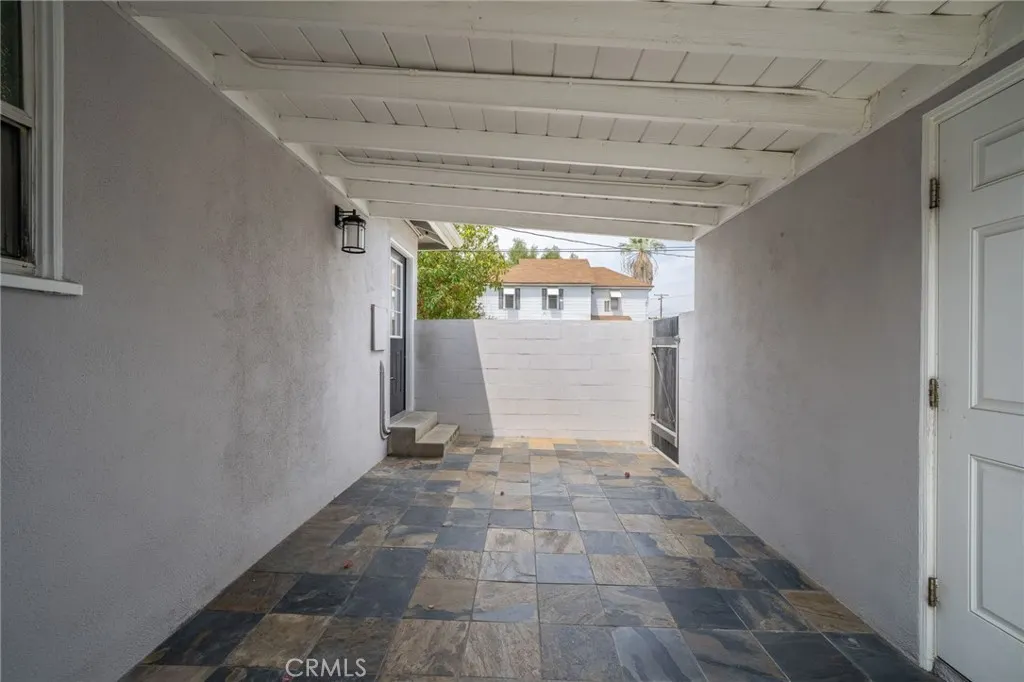 323 W Bennett Avenue