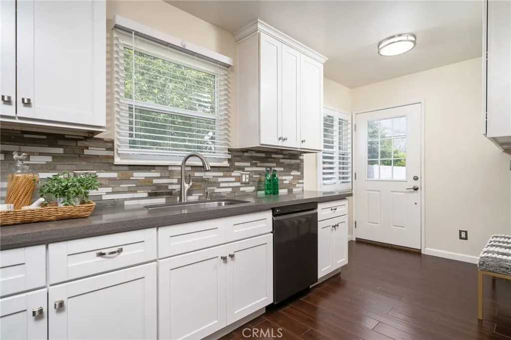 323 W Bennett Avenue