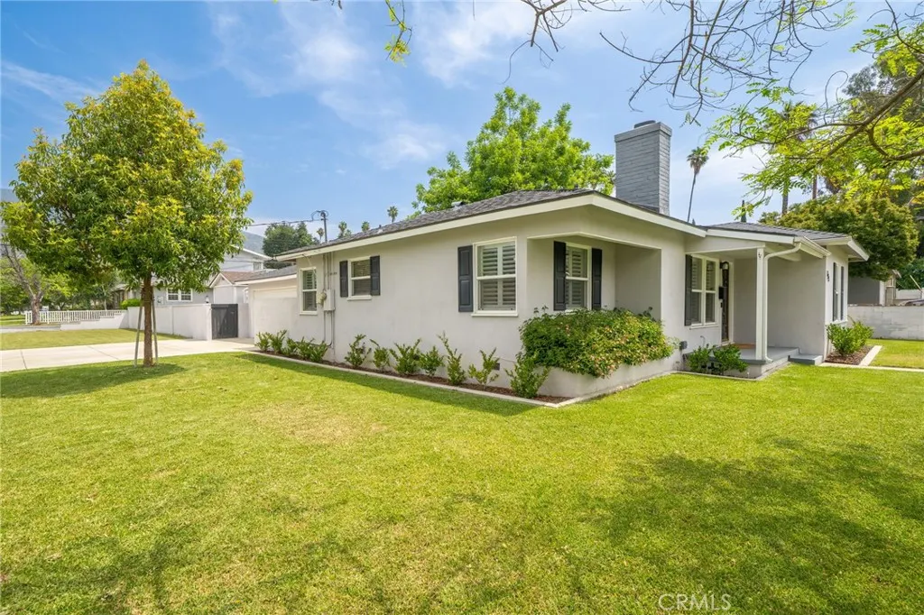 323 W Bennett Avenue