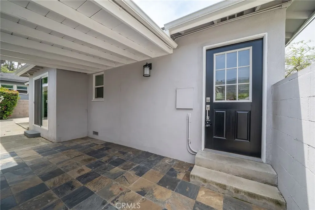323 W Bennett Avenue