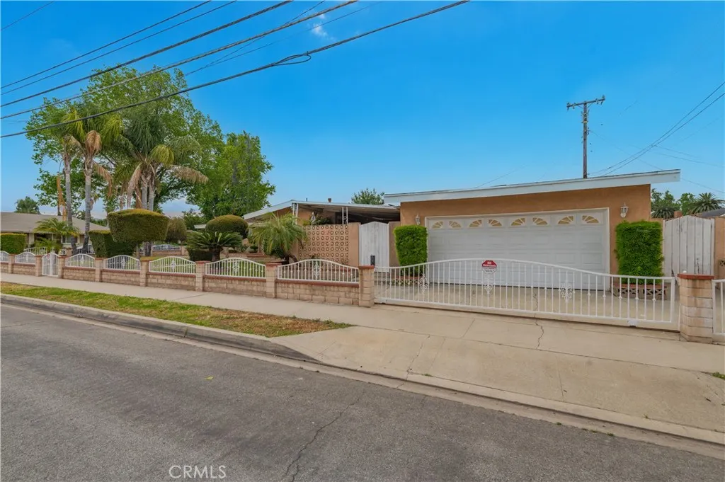 1003 S Rodilee Avenue