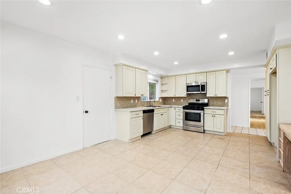 153 Underhill Drive