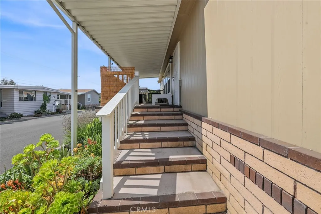 2755 Arrow, #98