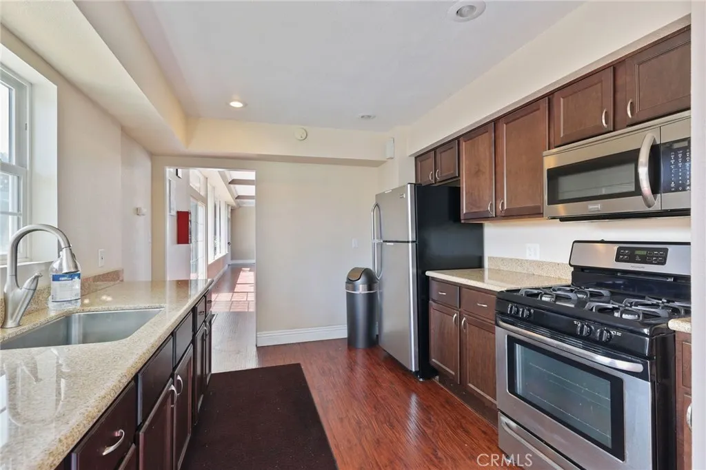 2755 Arrow, #98