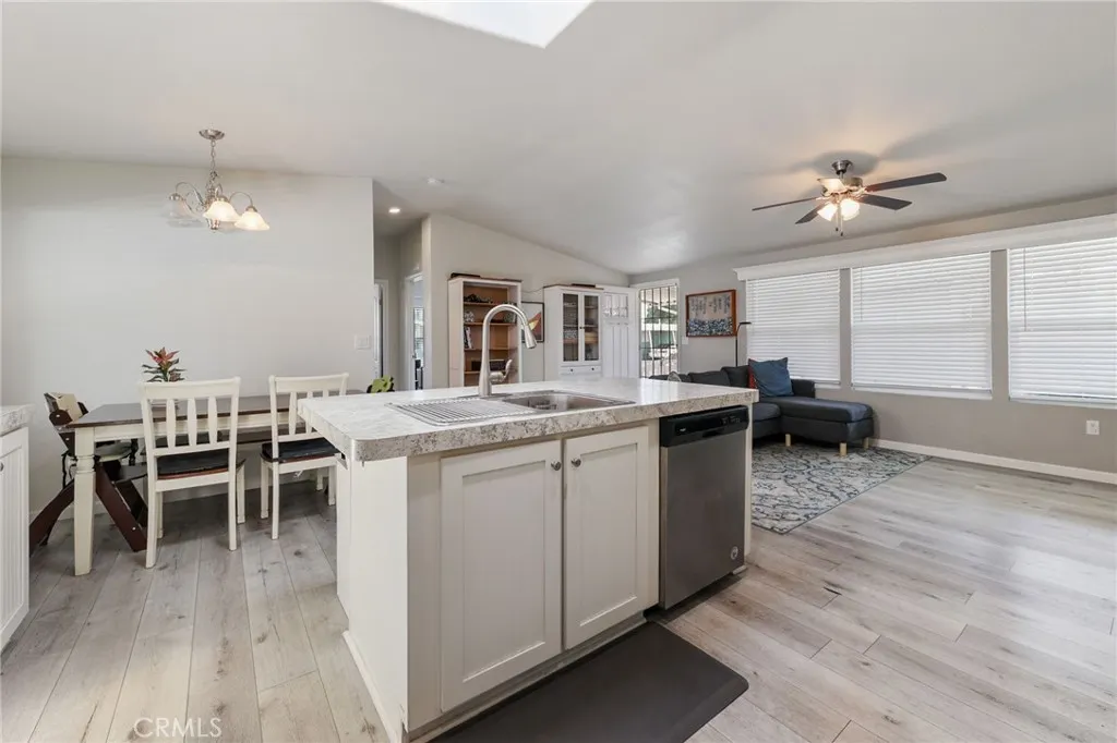 2755 Arrow, #98