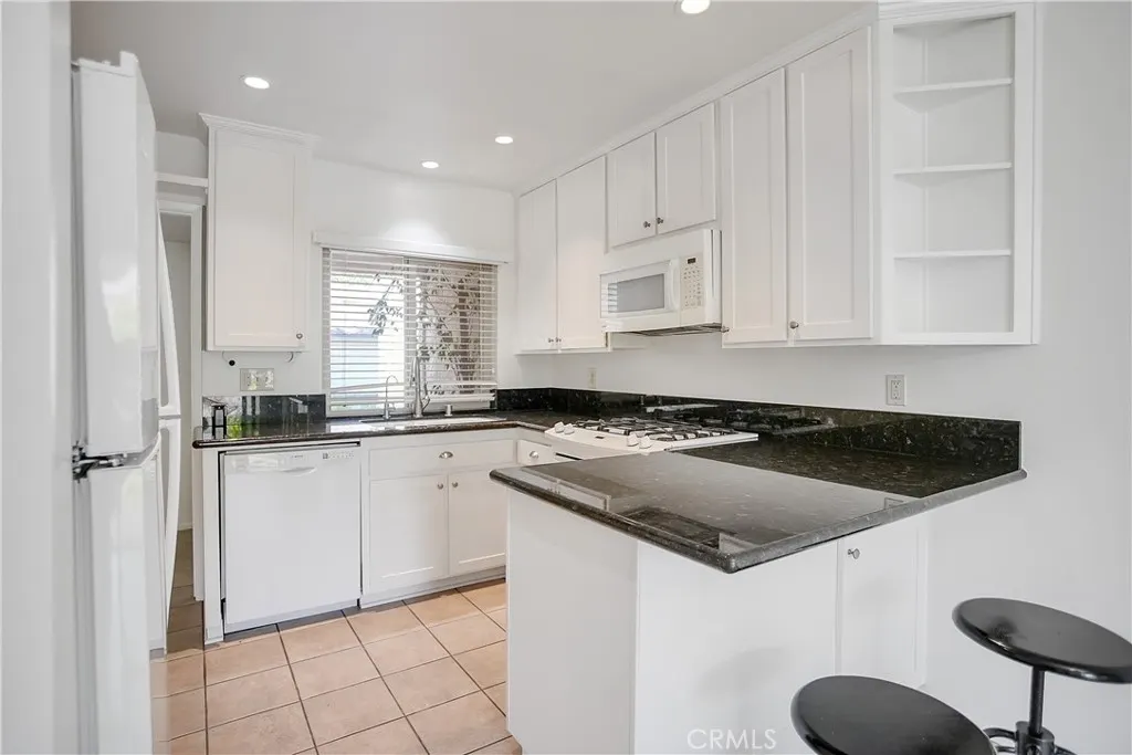 806 E Laurel Oak Drive