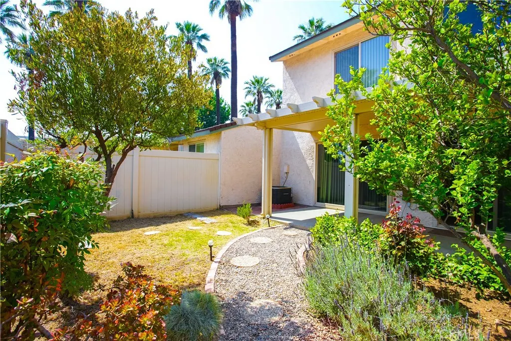 806 E Laurel Oak Drive