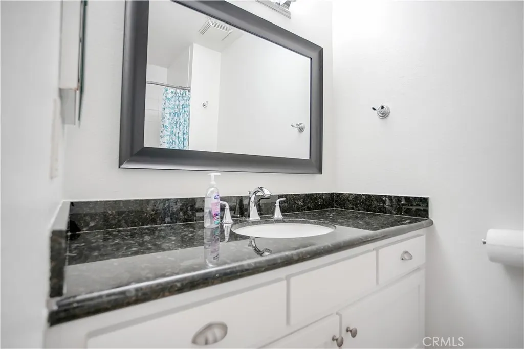806 E Laurel Oak Drive