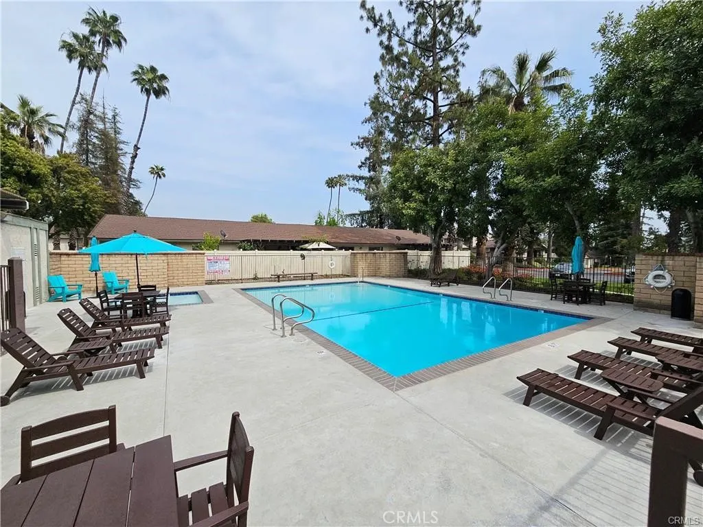 806 E Laurel Oak Drive