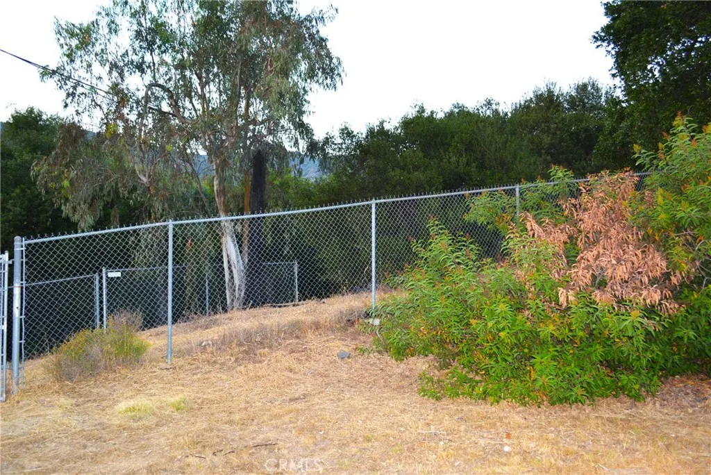 946 N Glendora Ave