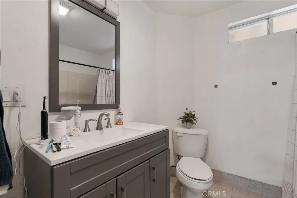215 E 11th Street