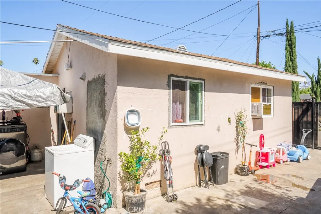 215 E 11th Street