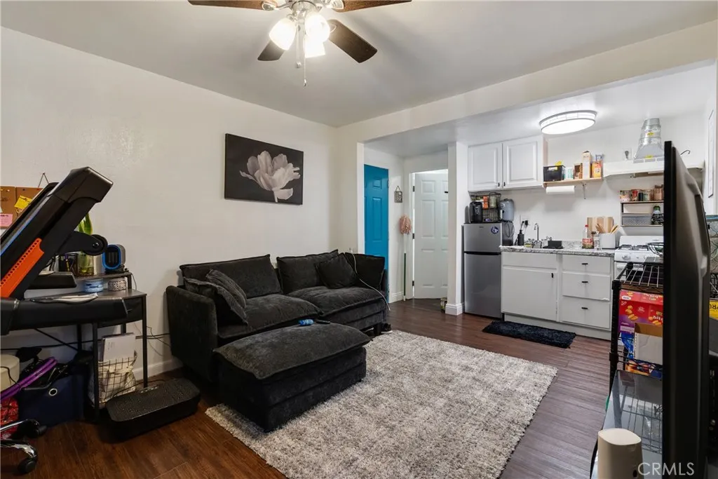 215 E 11th Street