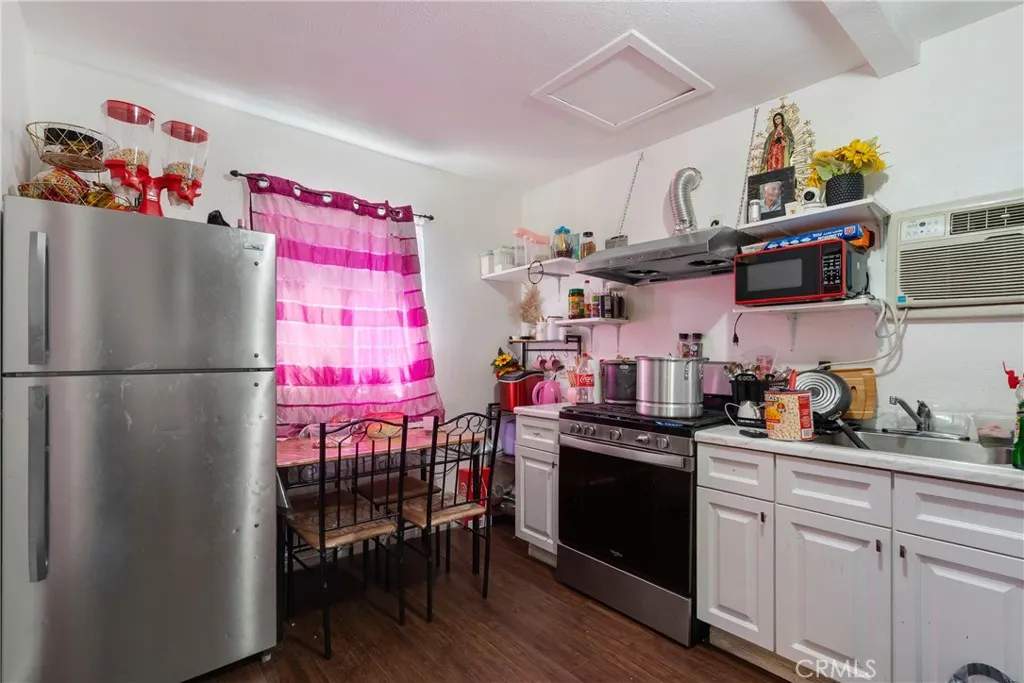 215 E 11th Street