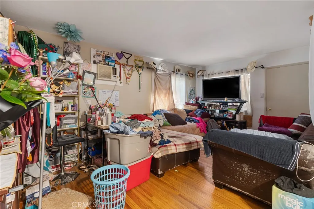 215 E 11th Street