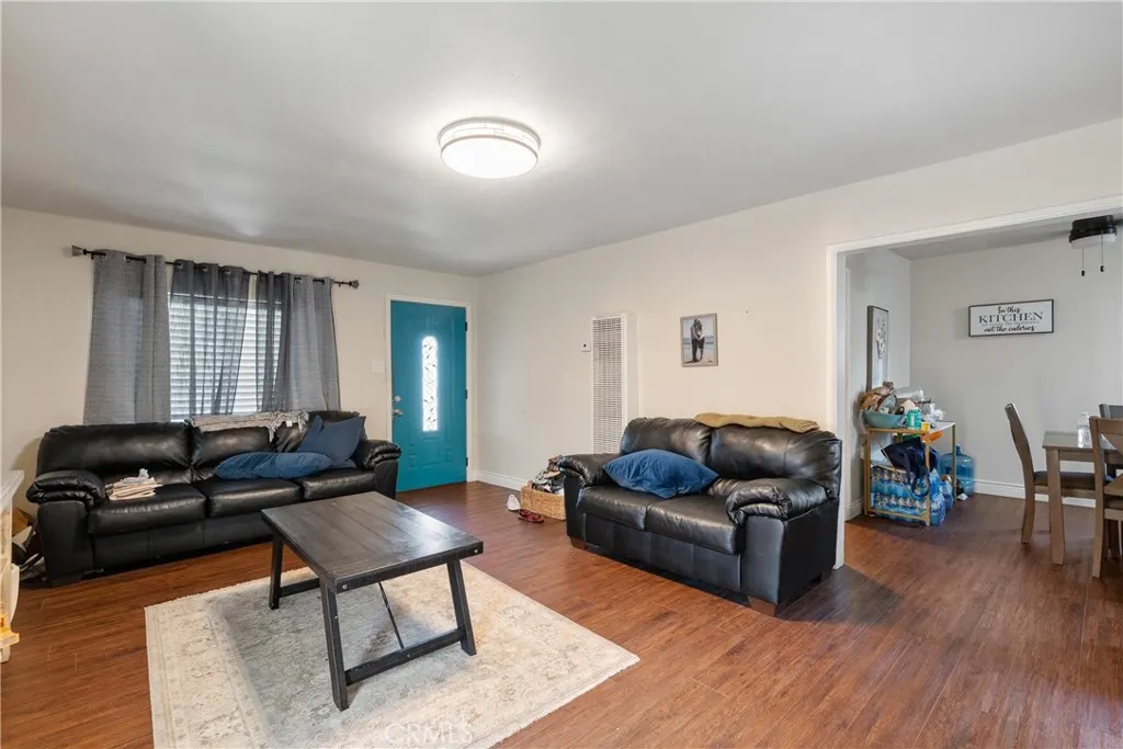 215 E 11th Street