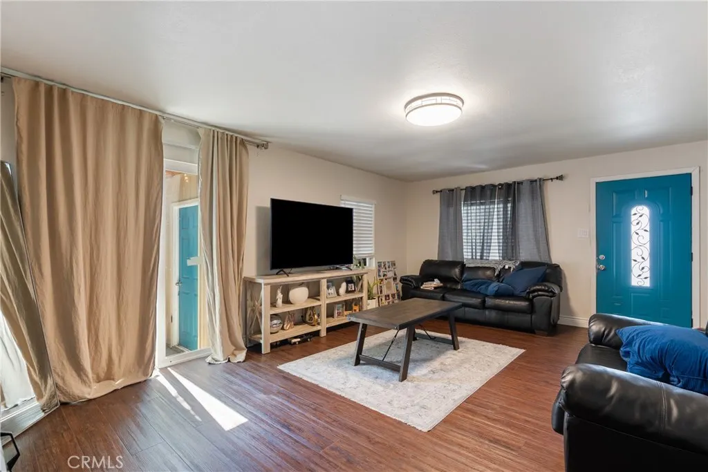 215 E 11th Street