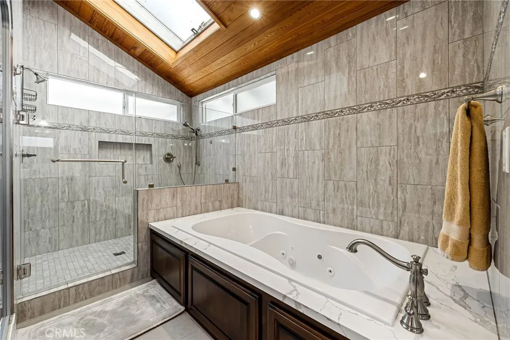 1146 Sandhurst Lane