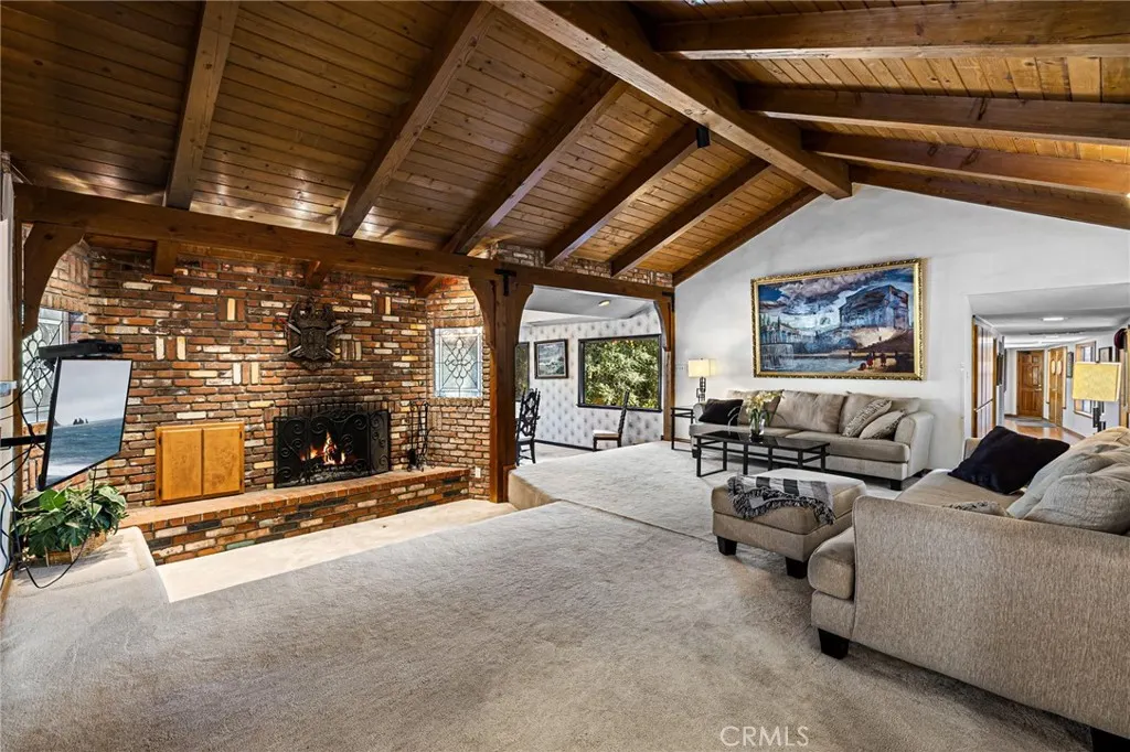 1146 Sandhurst Lane