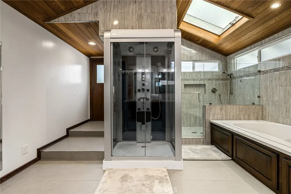 1146 Sandhurst Lane