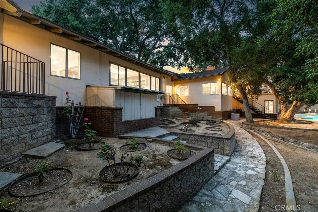 1146 Sandhurst Lane